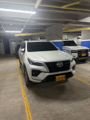 Toyota Fortuner 2023 SR 4x2
