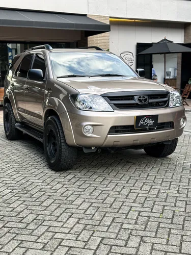 Toyota Fortuner 4.0 automatica
