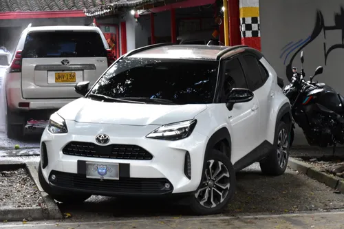 Toyota Yaris XLS HEV 2025