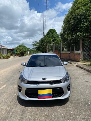 KIA RIO HATCHBACK VIBRANT 2020