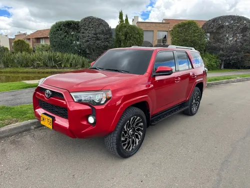 Vendo o permuto Toyota 4runner 2017