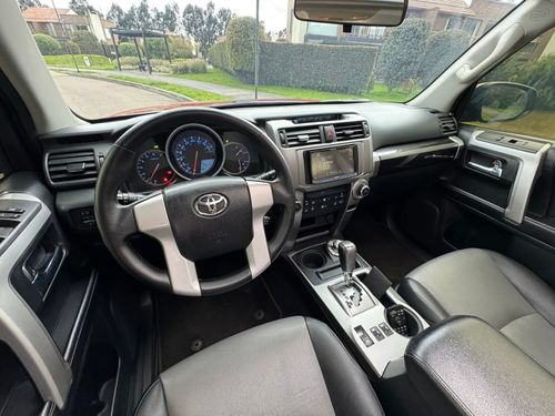 Vendo o permuto Toyota 4runner 2017