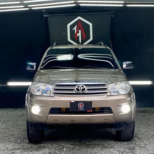 TOYOTA FORTUNER 2.7 2011