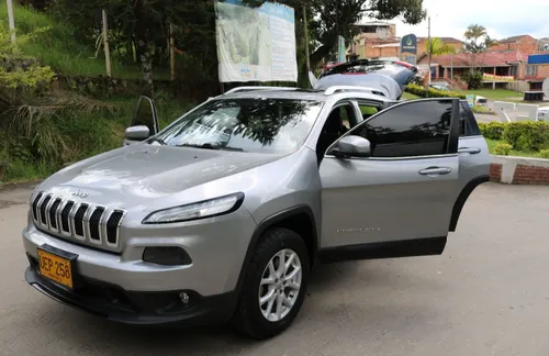 Jeep Cherokee Longitude plus
