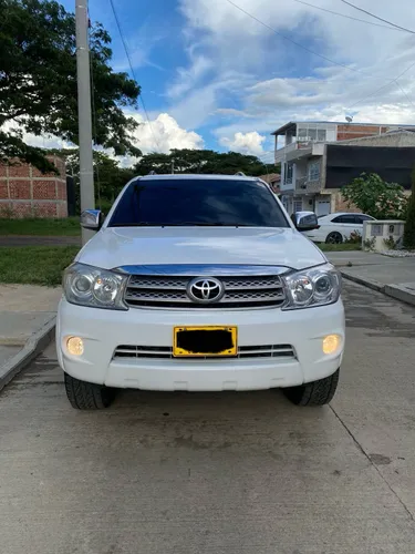 Toyota Fortuner 2.7 Version Arabe