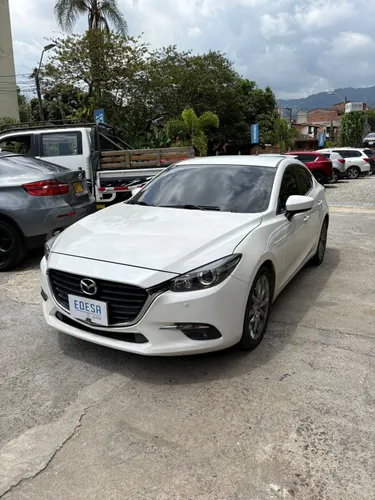 MAZDA 3 TOURING