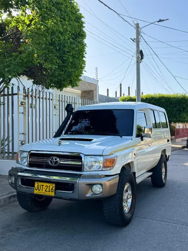 TOYOTA LAND CRUISER FZJ80L WAGON CAMPERO 