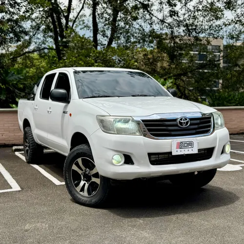 Toyota Hilux Mt 2013