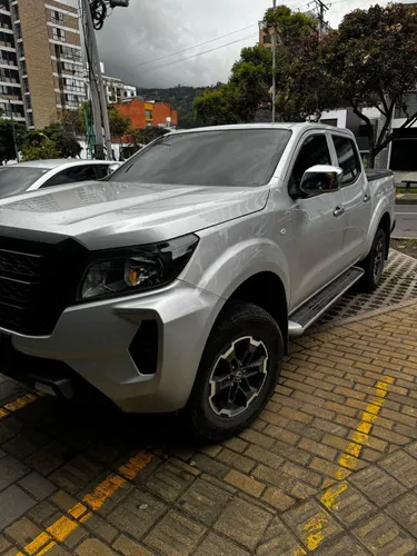 Nissan Frontier np300 Gasolina 2022