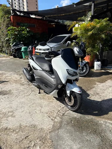 YAMAHA NMAX CONNECTED
