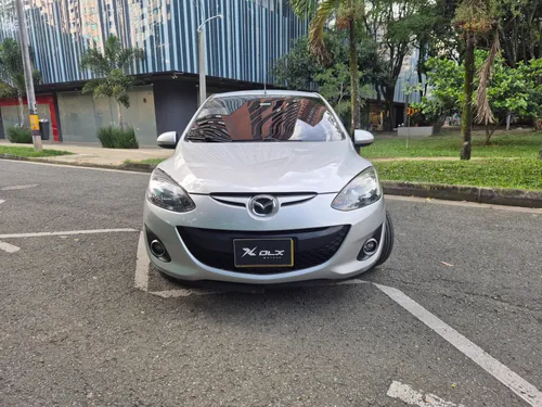 Mazda 2 Automtico  2012