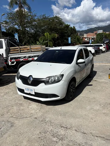 RENAULT LOGAN PUBLICO
