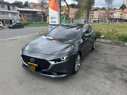 Mazda 3 Grand touring hibrido