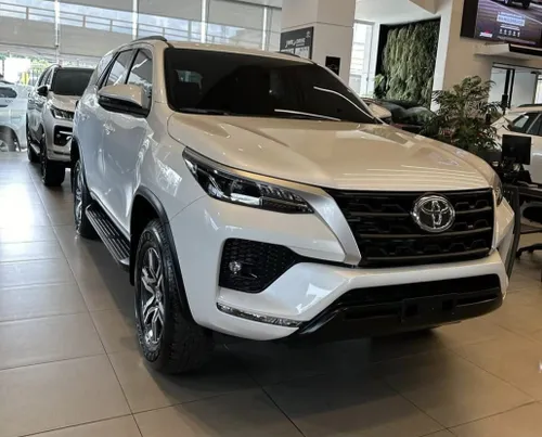 Toyota Fortuner SR 2.8 2026 4X2 DIESEL AT 0KM ENTREGA INMEDIATA EN TOYOTA