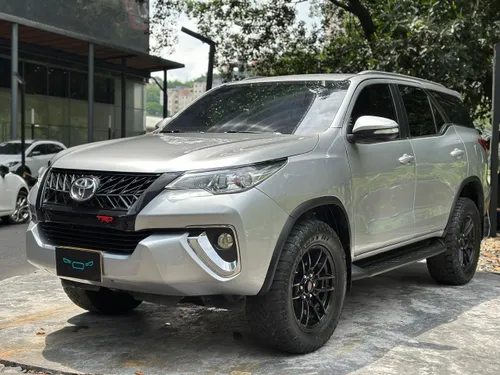 Toyota Fortuner Sw4 XRoad 2017