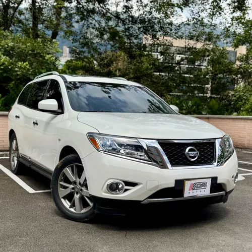 Nissan Pathfinder Exclusive 2015