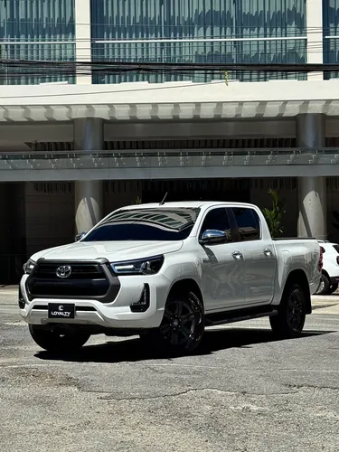 TOYOTA HILUX 2.4 4x4 DIESEL AT