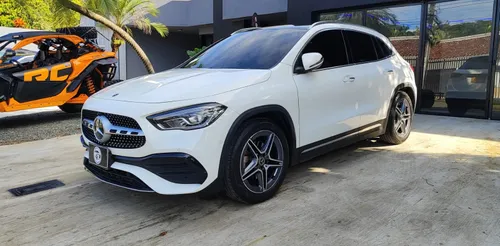 Mercedes Benz GLA200 AMG LINE