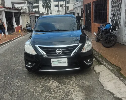 NISSAN VERSA AUTOMTICO 