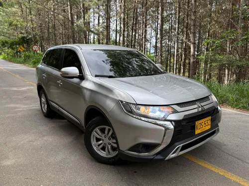 Mitsubishi Outlander 2.4 At 2022