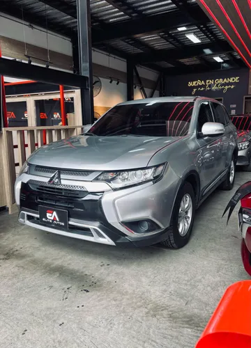 Mitsubishi Outlander 4x4 modelo 2022