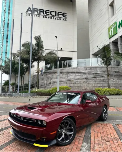 Dodge Challenger pocos en Colombia 