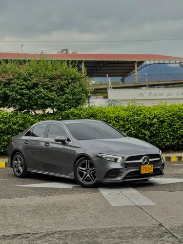Mercedes  Benz A200 2023