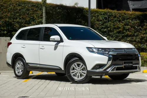 MITSUBISHI OUTLANDER 2.4 2022