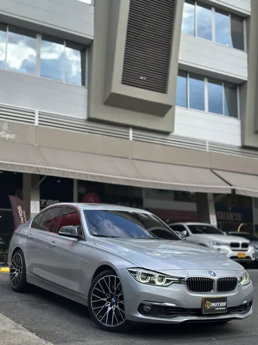 BMW 330i