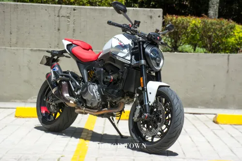 DUCATI MONSTER 2024