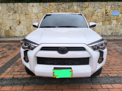 Toyota 4Runner SR5 2024 