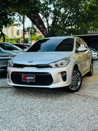 KIA RIO VIBRANT MECANICO SEDAN 2021