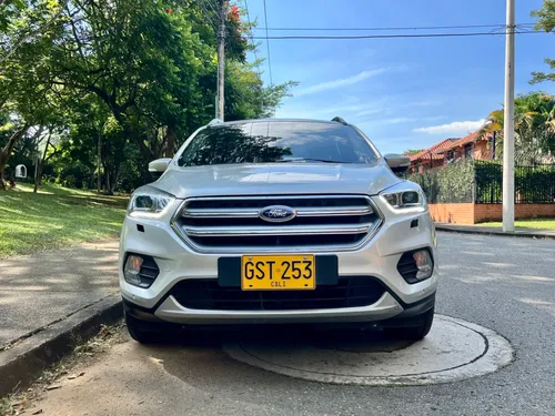 FORD ESCAPE TITANIUM 2019
