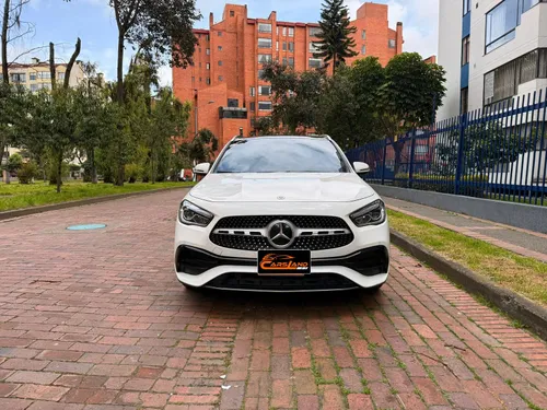 Mercedes Benz GLA 200 AMG line 2023