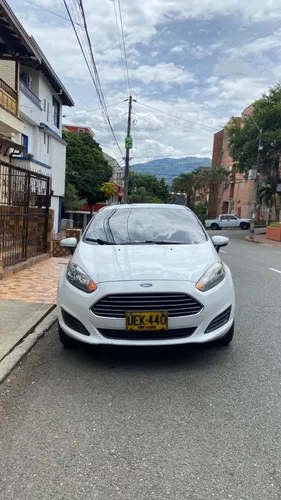 FORD FIESTA SE 2015 