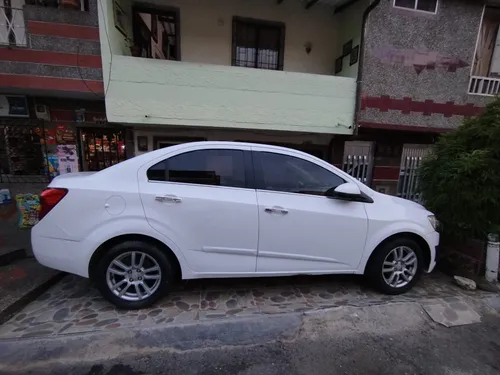 Chevrolet sonic lt automatico