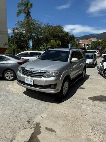 TOYOTA FORTUNER URBANA 