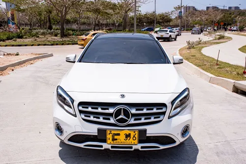 Mercedes Benz GLA200 2020