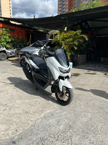 YAMAHA NMAX CONNECTED