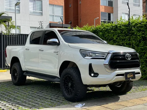 TOYOTA HILUX 4X4