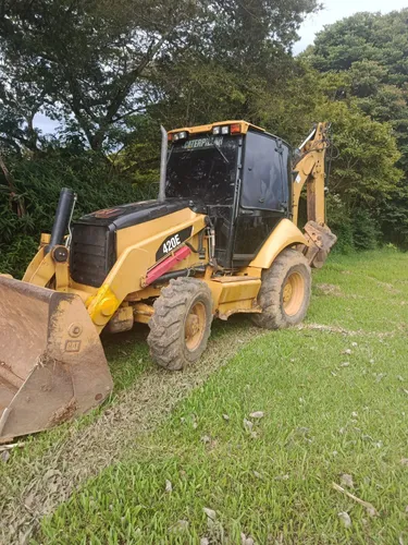 Retroexcavadora CATERPILLAR 420E modelo 2012