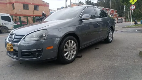 VOLKSWAGEN BORA EXCLUSIVE 2009