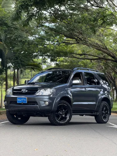 TOYOTA FORTUNER 4x4 3.0D