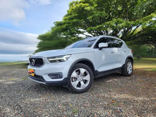 Volvo XC40 Momemtum