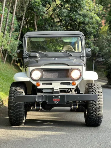 Toyota FJ40 Automatica