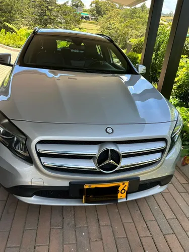 Mercedes Benz GLA 200