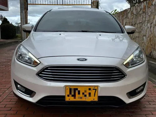 Ford focus 2.0 titanium 