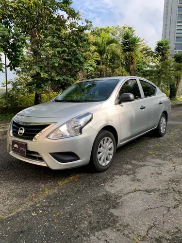 Nissan versa 1.6 Drive Mecanico