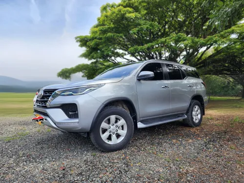 Toyota Fortuner Srv