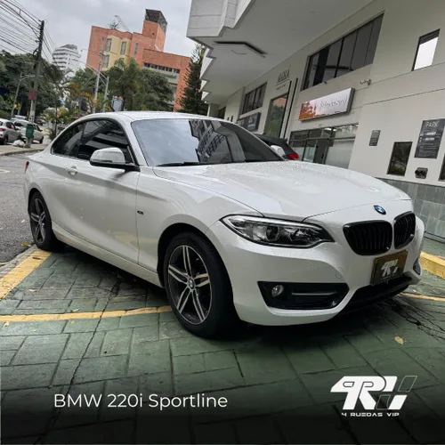 BMW 220i Sportline